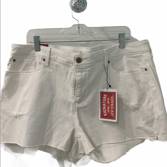 ⭐️Signature Levi Strauss Modern Shorts Distressed⭐️ - Picture 12 of 12